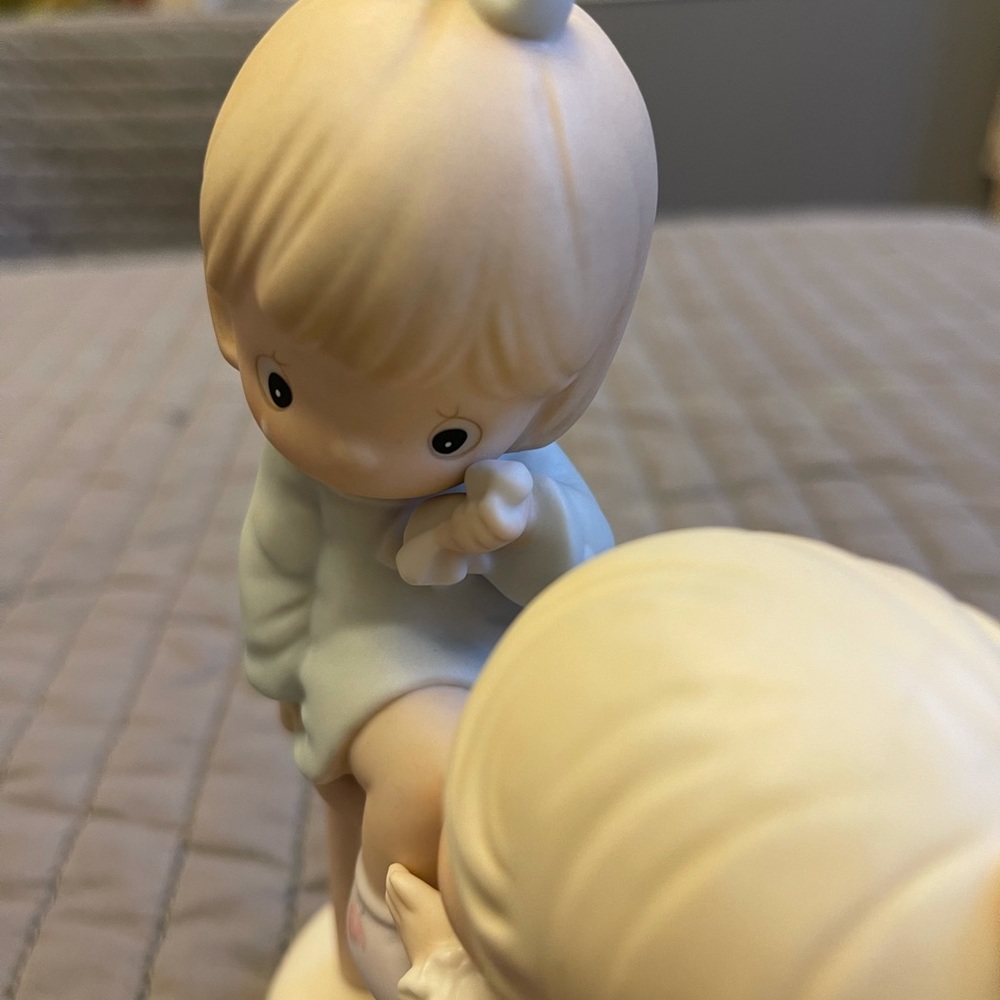 COPY - Precious Moments collectible figurine - Picture 3 of 8